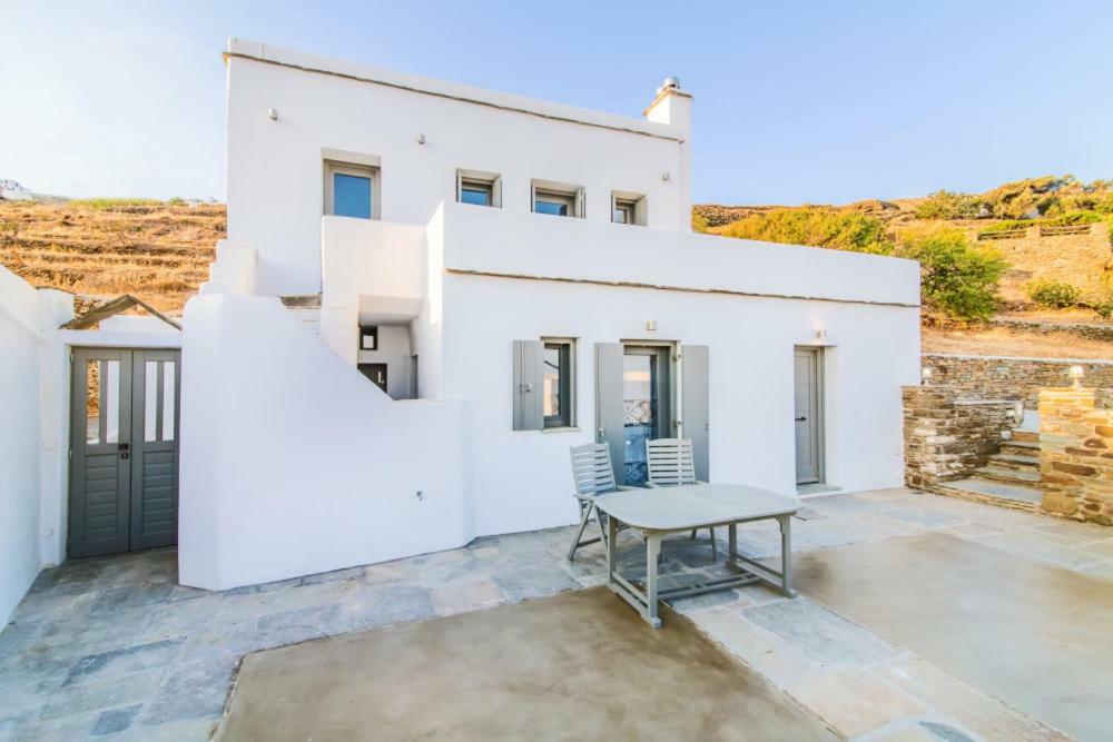 Вилла Triantaros Familly House Triandaros  Экстерьер фото